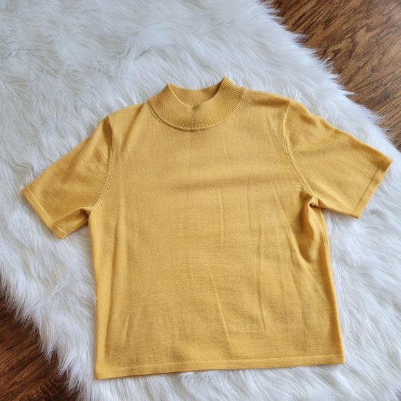 Pendleton Tops - Pendleton Womens Mock T Short Sleeve - M